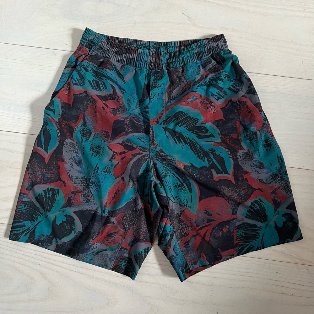 Men’s Lululemon 9” Pace Breaker Shorts (M)